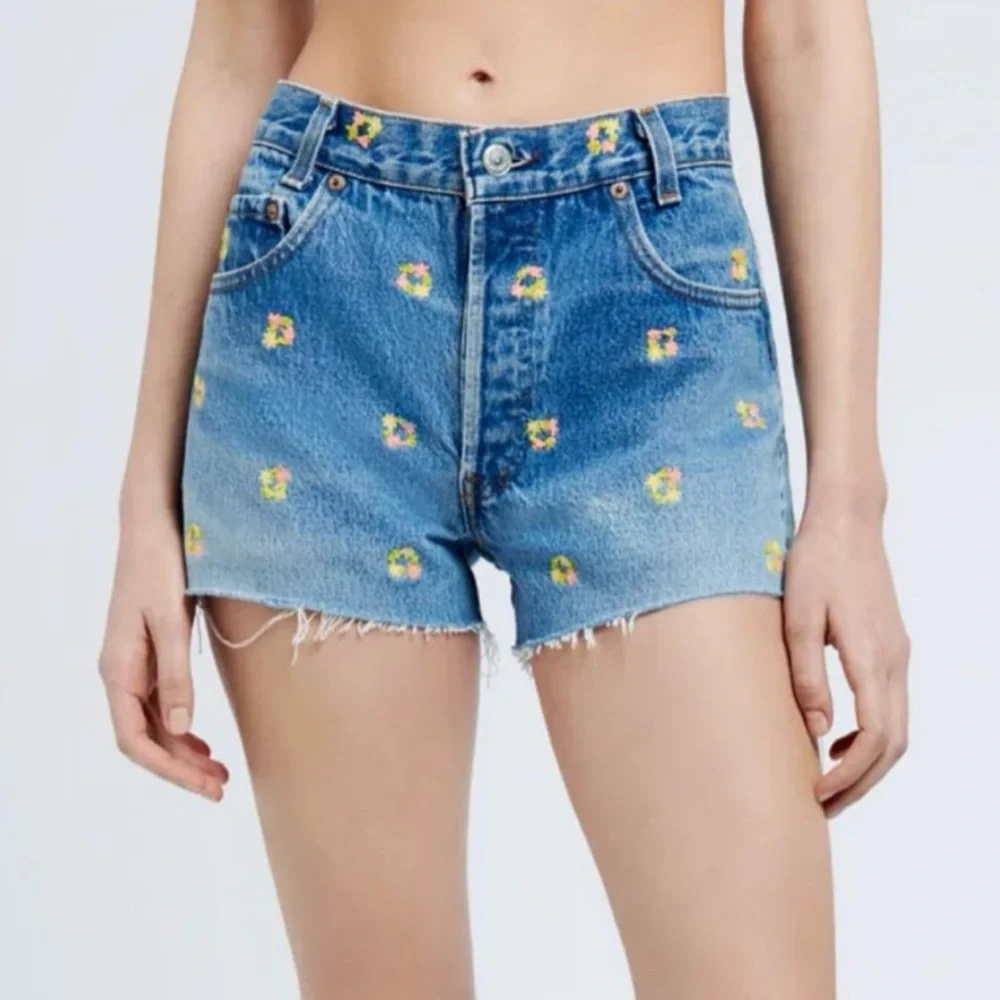 RE/DONE Levi’s The Short NEW Size 28 Floral Indigo Embroidered Jean Shorts